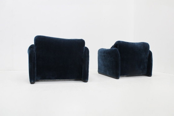 Poltrone Cassina Maralunga di Vico Magistretti, set di 2, Velluto, Blu, Vintage (foto 5 di 11)