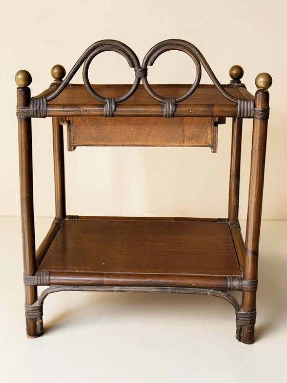 Mesita de noche / mesa auxiliar de ratán de los años 70 – Mesitas de noche, Wicker, Rattan (photo 4 of 7)