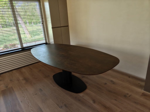 Table, Hoogebeen.