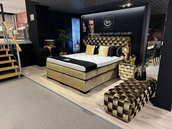 Image 1 of Serta Luxury Chess boxspring