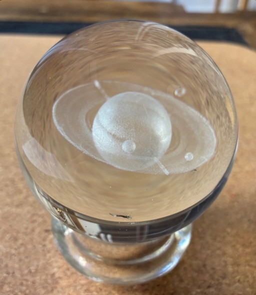 Bola de sulfuro, vidrio transparente, sistema solar