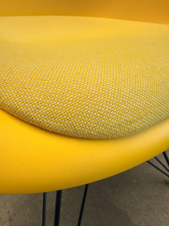 Silla Vitra Eames DAR con cojín fijo (Stock: 3) – Sillas de comedor, Metal, Plastic (photo 3 of 15)