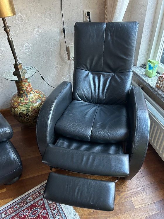 Designer Black Leather Sofa (3-Seater) and Two Matching Black Leather Chairs (Recliner) – 3-5 seaters (photo 6 of 7)