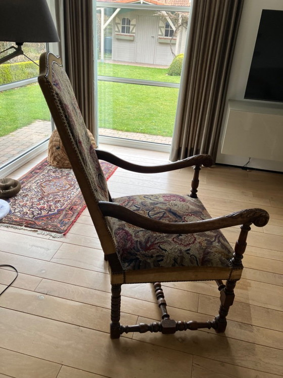 Image 1 of antieke zetel