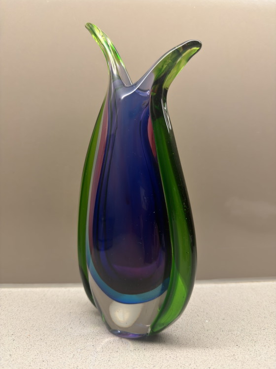 Vaso vintage di Murano sommerso - verde scultoreo, blu, viola e rosa - circa 1960 – Vasi, Glass (photo 2 of 13)