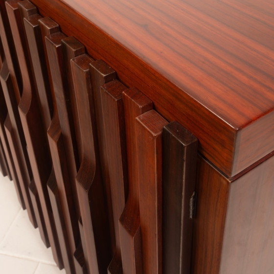 Luciano Frigerio Brutalist Padouk Hout Gaetano Dressoir voor Frigerio di Desio – Brass (photo 6 of 24)