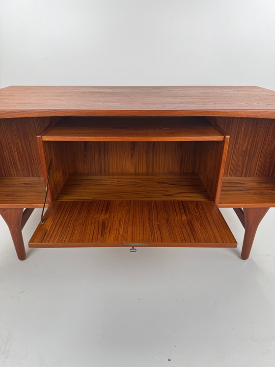 Image 1 of Bureau de direction Valdemar Mortensen – Design sculptural en teck danois, années 1960