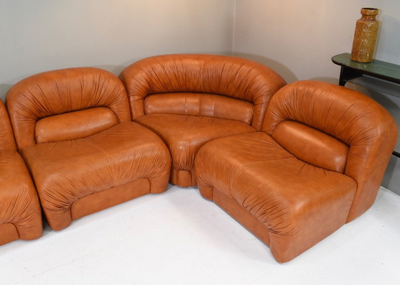 Canapé d'angle Rossi di Albizzate en cuir cognac, Italie – années 1970 – Canapés modulables, Leather, Vintage (photo 8 of 18)