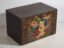 Baule cinese antico dipinto in legno di pino con bambino e carpa – Cina, circa 1920 – Armadi contenitori (photo 13 of 40)