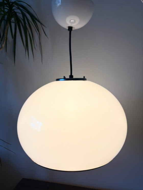 Vintage retro ceiling light from the 70s by Guzzini – Plexiglass (photo 4 of 11)