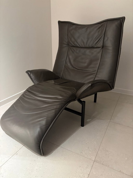 Cassina design chaise longue in leather