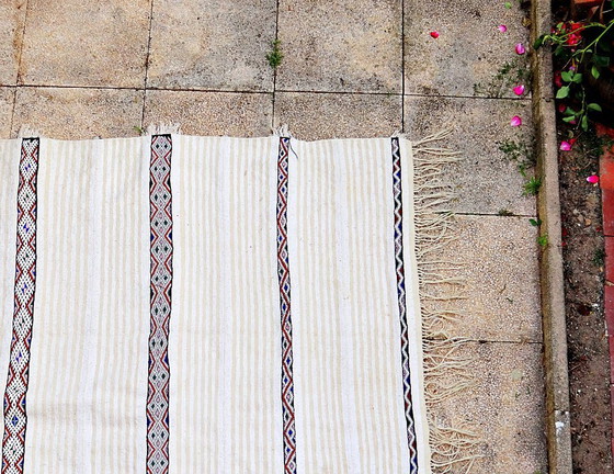 Image 1 of Marokkanischer Berberteppich handira 260x130 cm wendbar aus Wolle und Pailletten