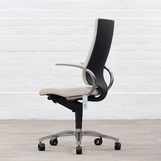 Image 1 of Dauphin In Touch 5410 Executive chair