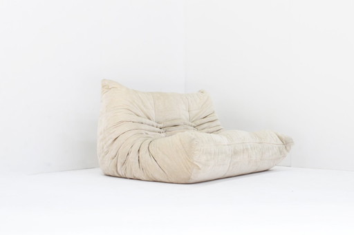 Vintage Togo 2 zits sofa beige velvet ligne roset Michel Ducaroy