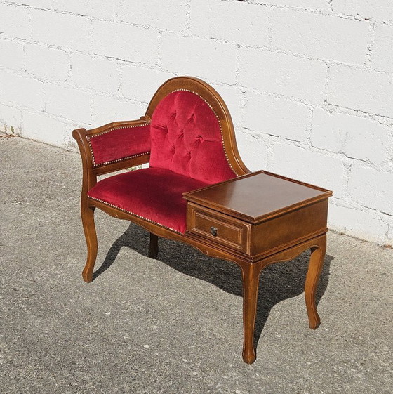 Image 1 of Vintage Franse telefoonbank - Rode fluwelen loveseat - Roddelbank - Stijl Louis XV - jaren 70