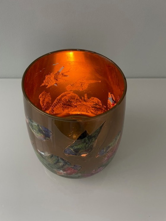Image 1 of Glazen kaarsenhouder/vaas met exotische vogels – warm goudtint (17 cm)