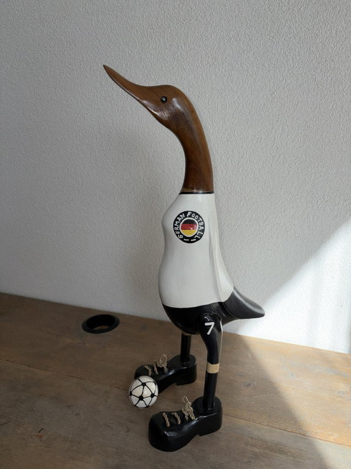 Anatra da calcio in legno fatta a mano | Oggetto decorativo | 43 cm