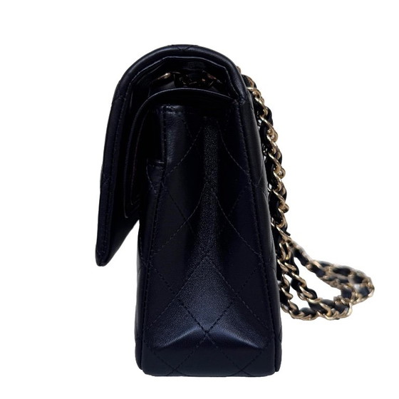 Chanel Classic Flap Medium – Crossbody bags, Lambskin (photo 11 of 17)