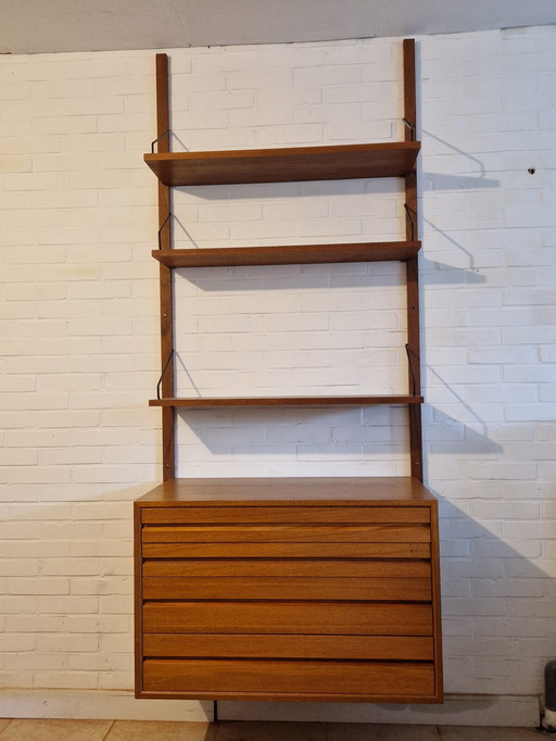 Cadovius wall unit, teak