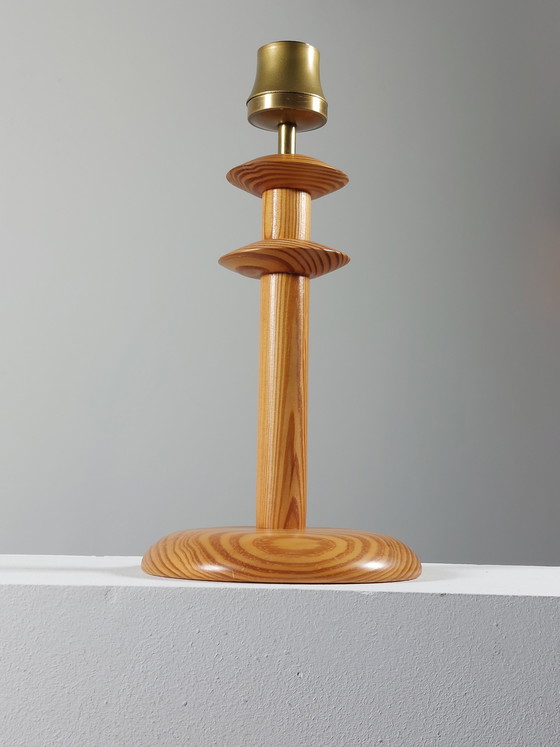 Image 1 of Lampada da tavolo vintage postmoderna in legno di pino, anni '80