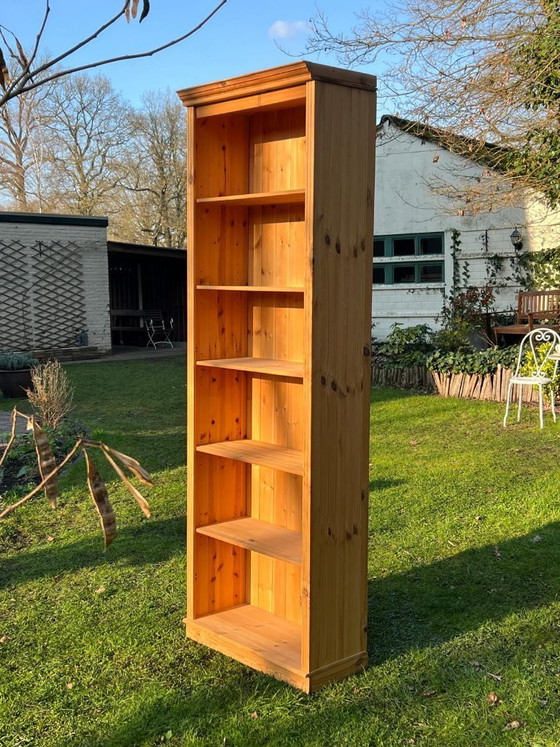 Image 1 of Hohes Kiefernholz-Bücherregal, 223 cm hoch, Notio Living Design