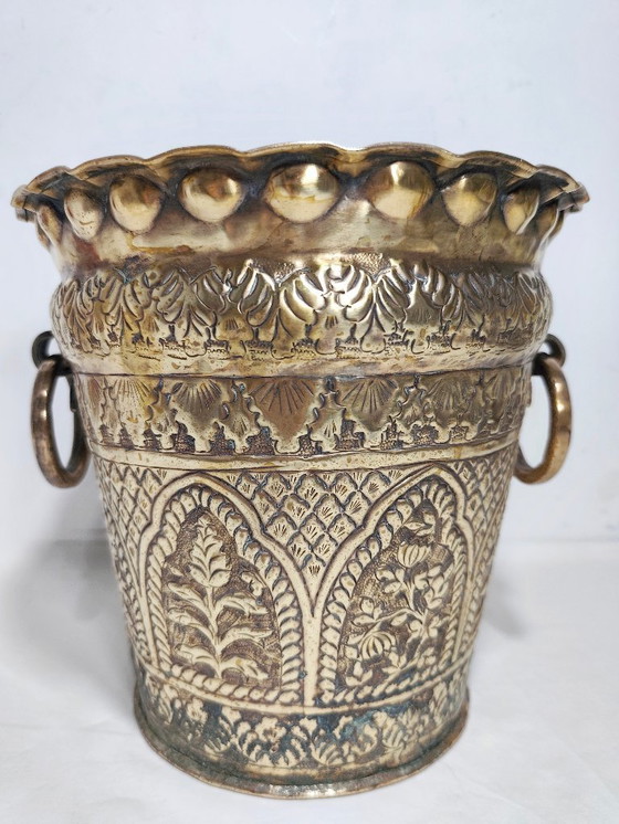 Image 1 of Macetero de bronce. España, década de 1980.