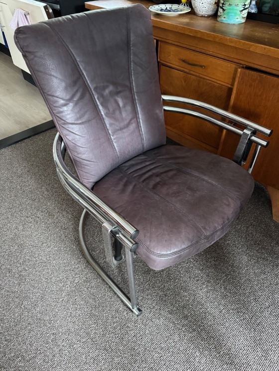 Image 1 of Sillón de diseño con propiedades de asiento muy cómodas.