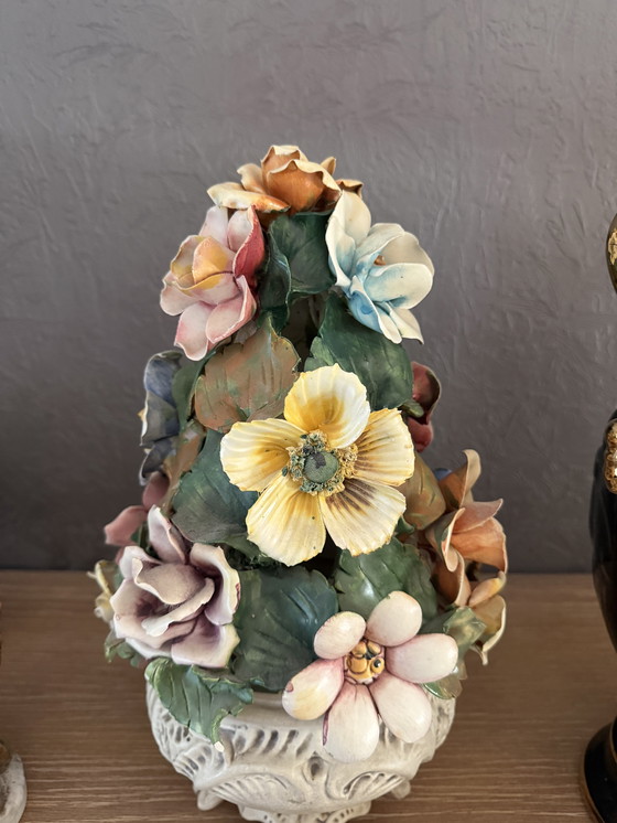 Image 1 of Vintage italien Schaal Op Voet avec fleurs deksel