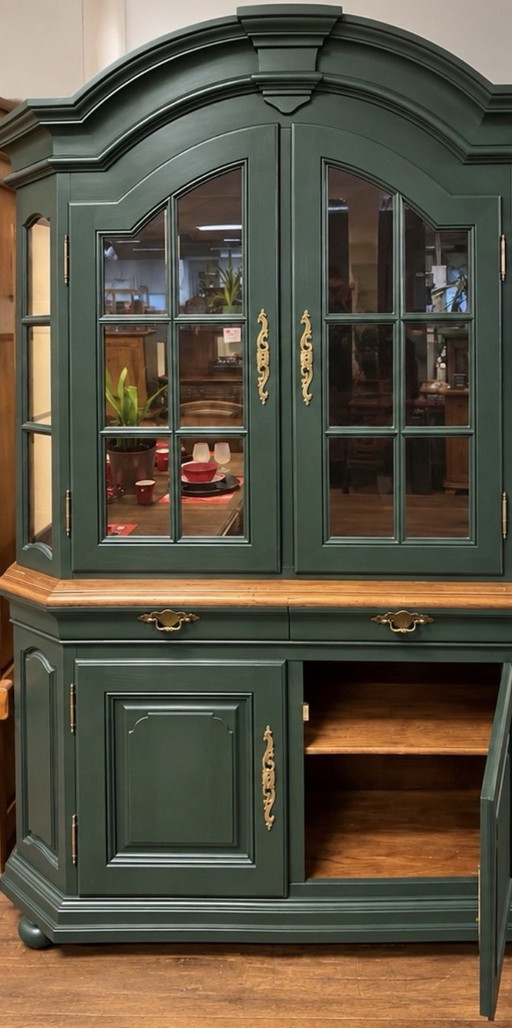 Professionell neu gestaltete Vintage Vitrine