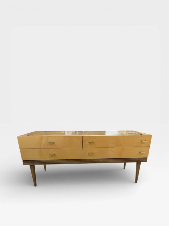Coiffeuse / Commode Vintage Mid Century – Placage Érable – Poignées Laiton – Plateau Verre – Années 50/60 – (photo 14 of 17)