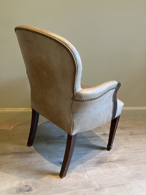 Klassieke leren fauteuil met hoge rugleuning / Clubfauteuil – Leather, Wood (photo 3 of 5)