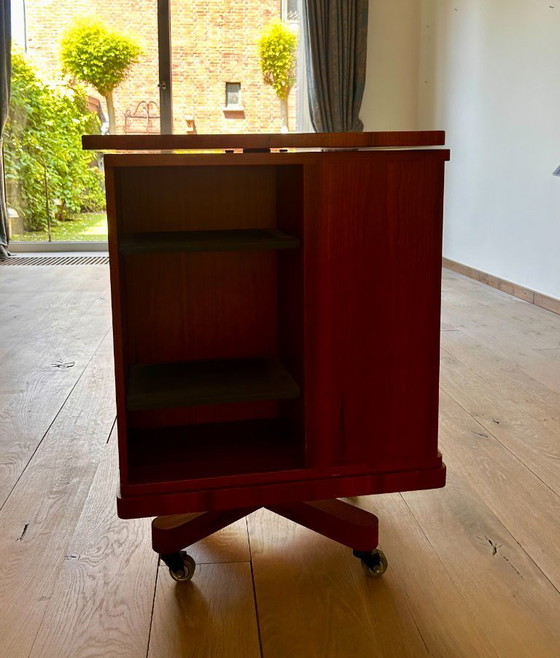 Image 1 of Giorgetti book carousel / side table