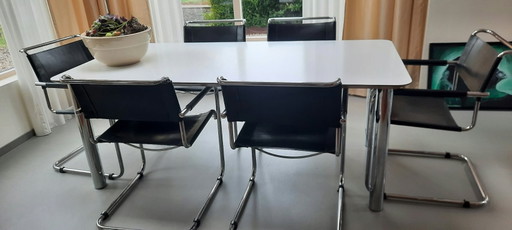 S34 Thonet Stam Breuer 4 pièces en bon état