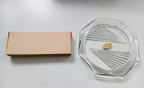 Image 1 of (W016) Komplettes Set aus 12 antiken Kristalluntersetzern – Hergestellt in der Tschechoslowakei – 9 x 9 cm – Neuwertig