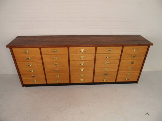 Mobile da negozio vintage con 30 cassetti – Cassettiere, Wood, Klassiek (photo 2 of 12)