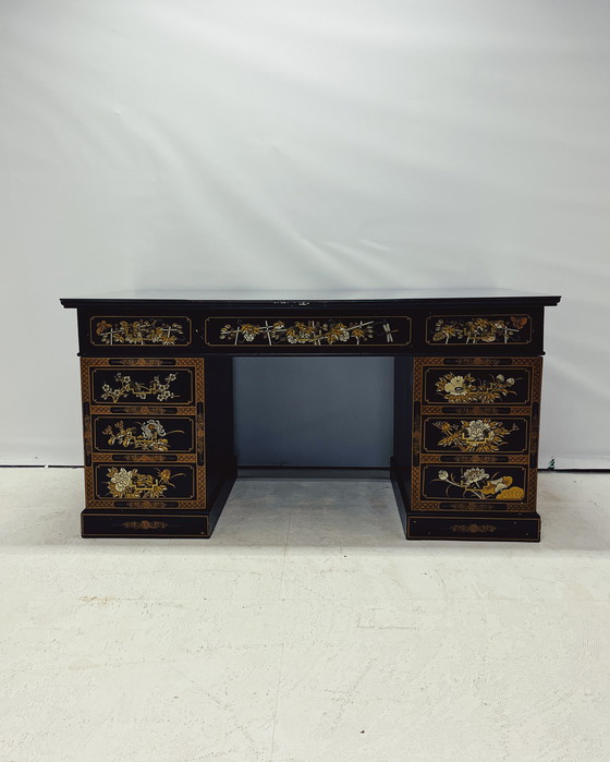 Image 1 of Vintage Chinees Bureau met Glazen Bovenblad