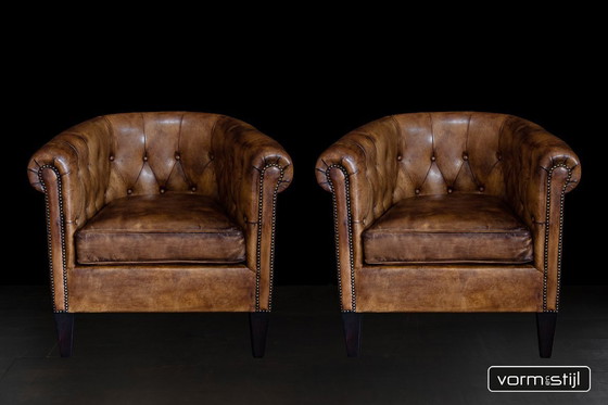 Image 1 of Gecapitonneerde Chesterfield Clubfauteuils in Dik Zadelleer/Rundleer