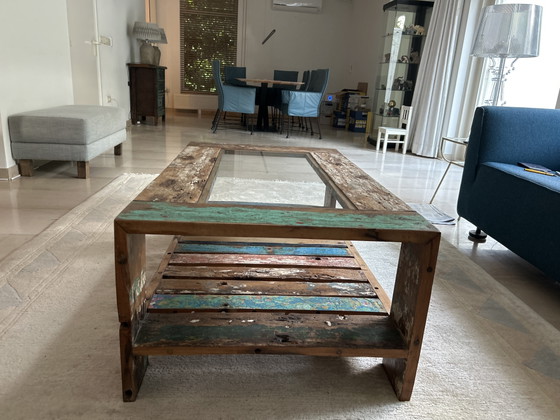 Unieke rechthoekige salontafel van scheepshout. Gekocht in Saint-Tropez bij Chateau de Marres. – Wood, Glass (photo 4 of 5)