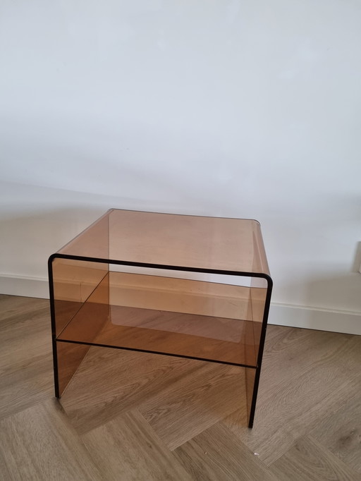 Tavolino vintage in plexiglass acrilico con vetro fumé