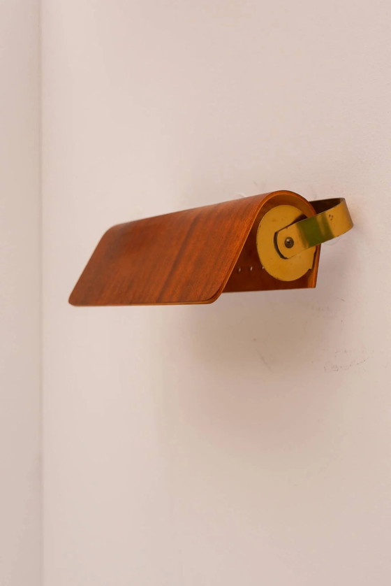 Image 1 of Applique murale vintage en teck. Lampe murale scandinave classique du milieu du siècle.
