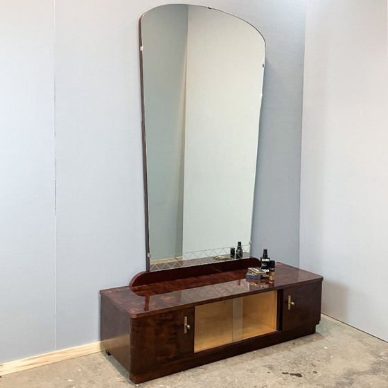 Image 1 of Specchio a figura intera, cassettiera a specchio con anta scorrevole in vetro in betulla fiammata, anni '50, restaurata