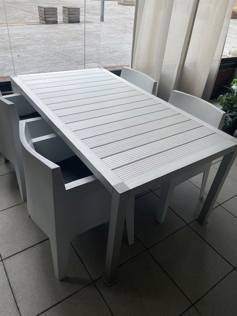 Design Garden Table With 4 Chairs (Driade Toy by Starck)