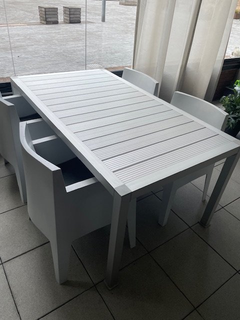 Design Garden Table With 4 Chairs (Driade Toy by Starck)