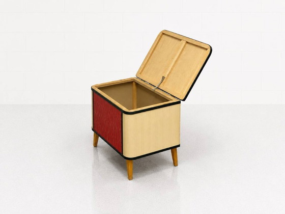 Image 1 of Coffre de rangement/coffre à linge vintage avec Resopal