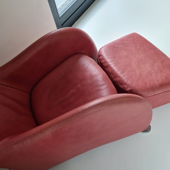 Image 1 of Sillón rojo Gerard van den Berg con reposapiés a juego