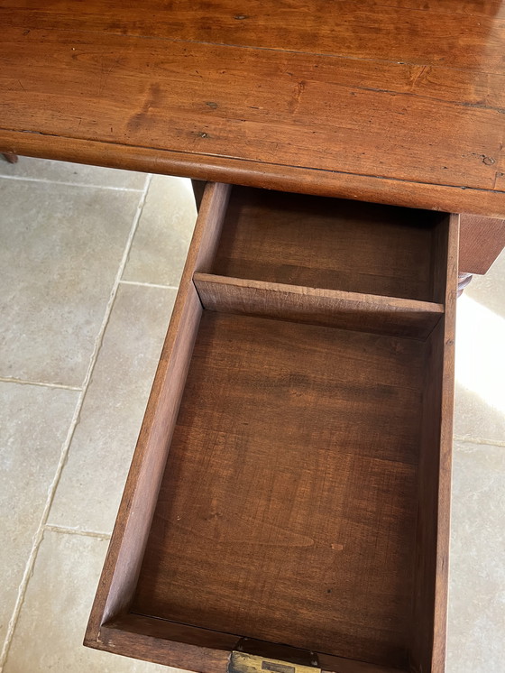 Image 1 of Scrivania a più livelli in noce