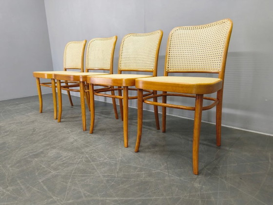 Image 1 of Set van 4 TON Bentwood stoelen nr. 811 naar Hoffmann, jaren 1990