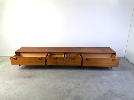 Groot Mid-century teakhouten lowboard van RT Möbel, jaren 60 - Denemarken – Dressoirs (photo 4 of 12)