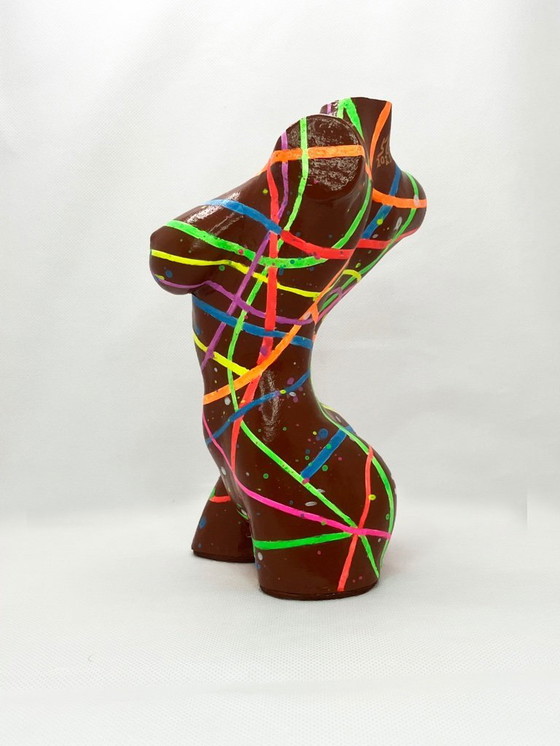 Image 1 of Statuetta fluorescente per body art. Realizzata a mano dall'artista.