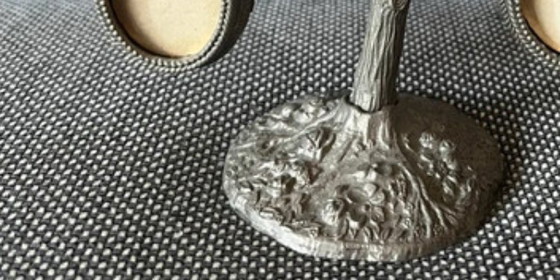 Image 1 of Kleine vintage zilveren metalen fotoboom met ovale medaillonlijsten